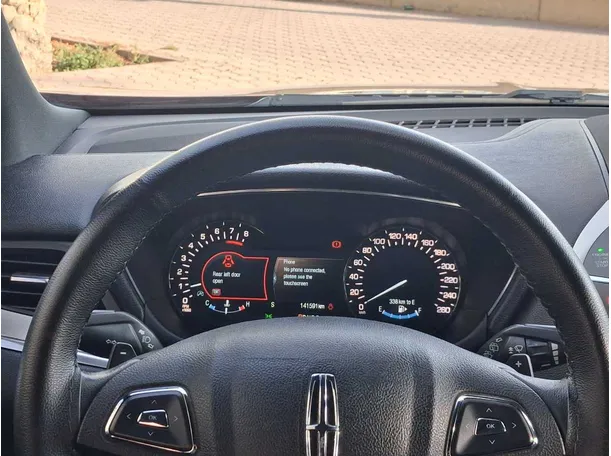 Car image 20