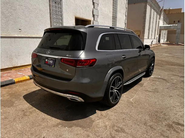 Car image 5
