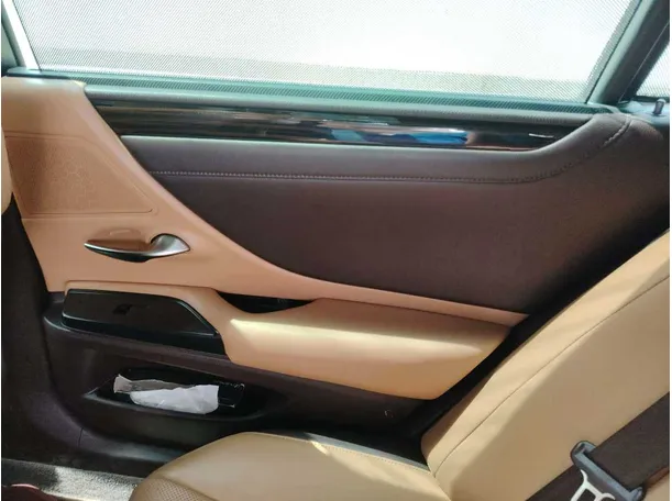 Car image 39