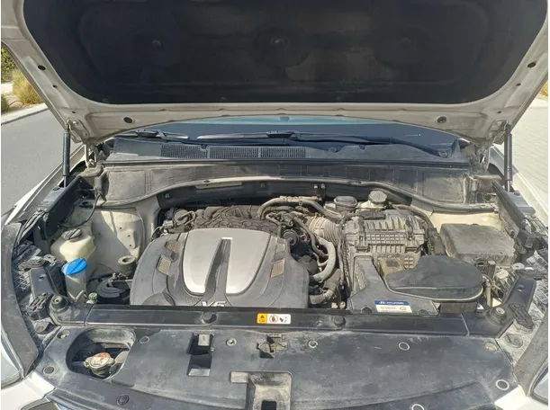 Car image 25