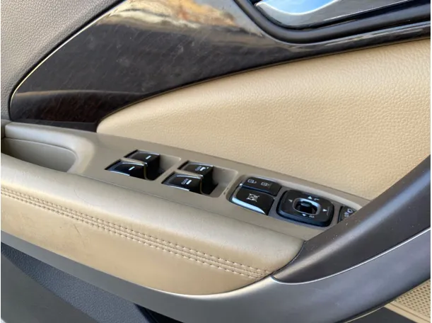 Car image 23