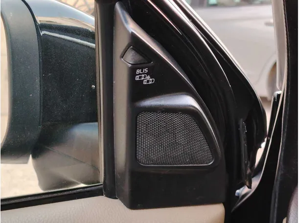 Car image 31