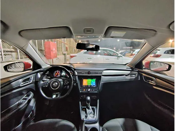 Car image 19