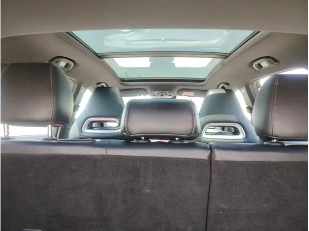 Car image 27