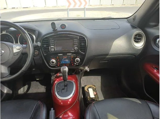 Car image 15