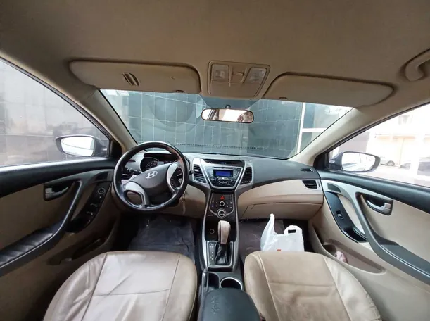 Car image 12