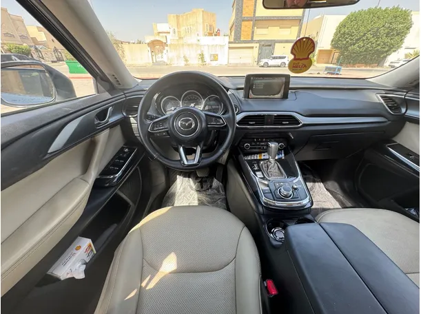 Car image 15