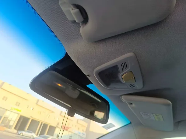 Car image 32