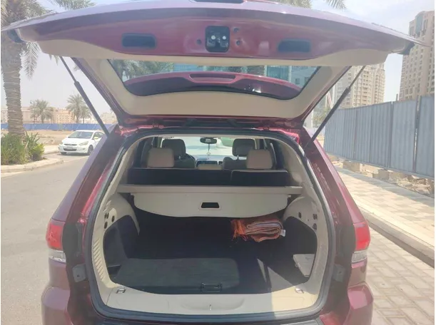 Car image 24