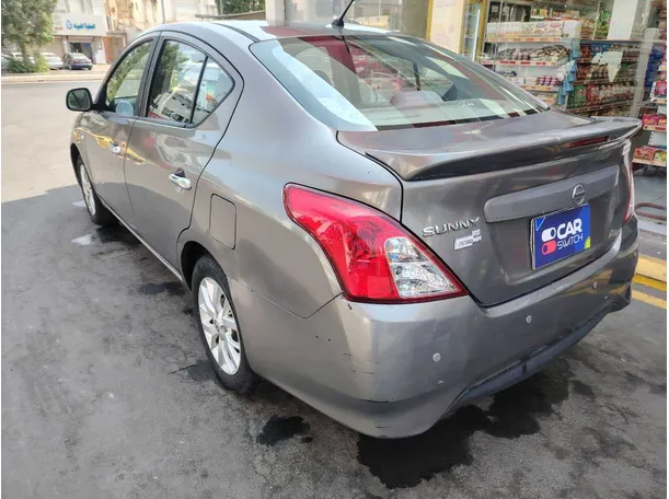 Car image 7