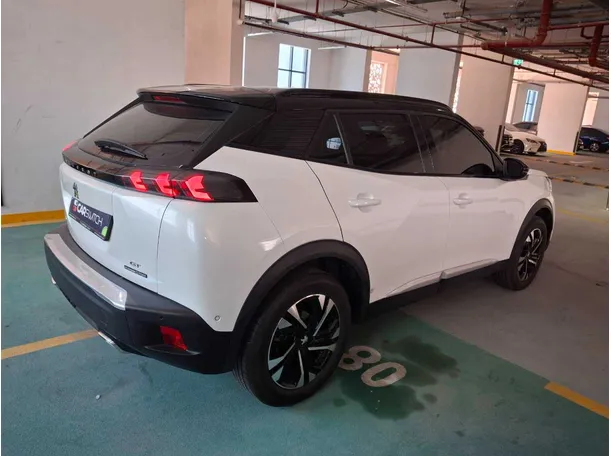 Car image 7