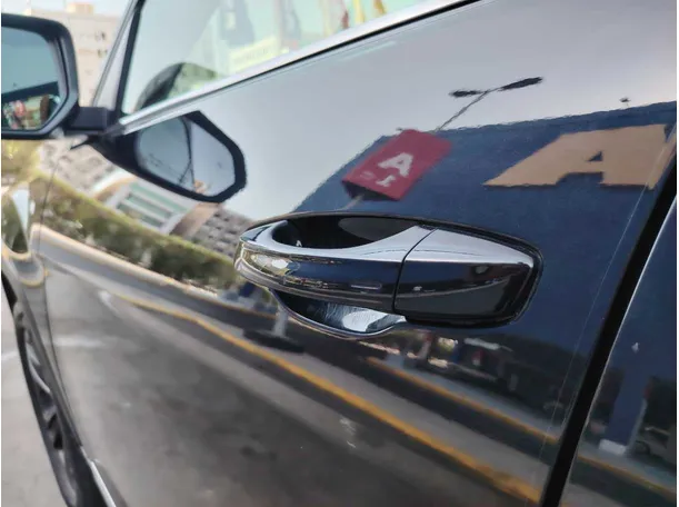 Car image 28