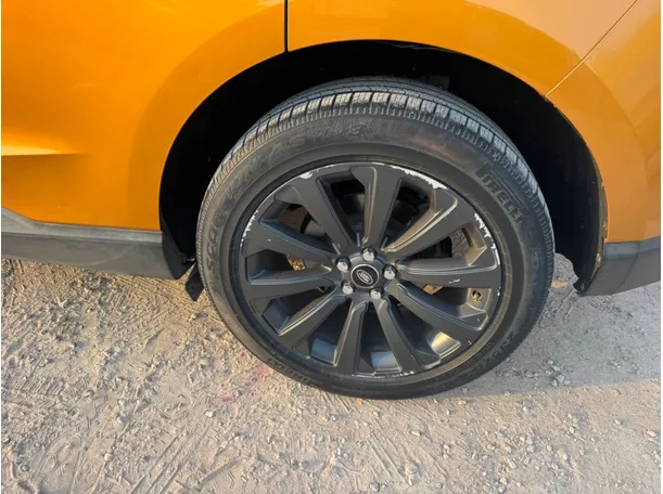 Car image 9