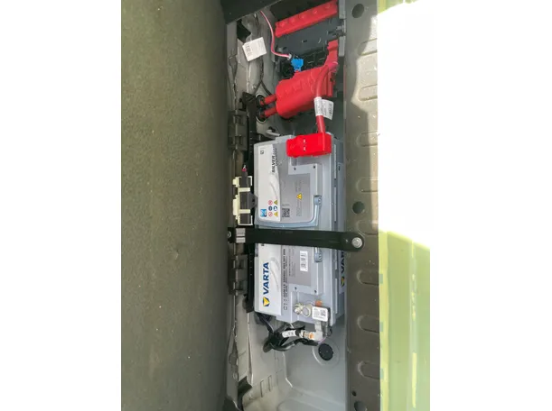 Car image 26