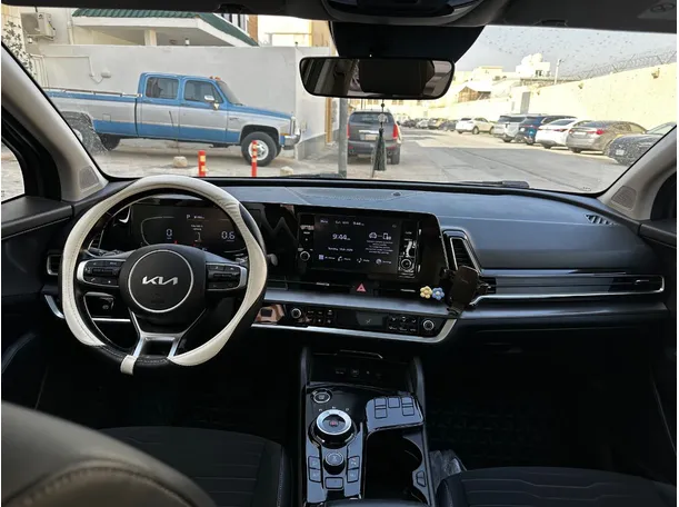 Car image 17