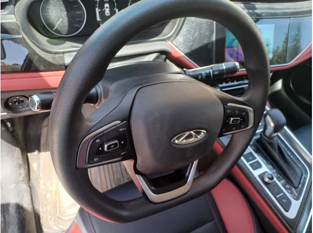 Car image 19