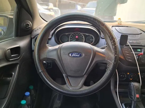 Car image 13