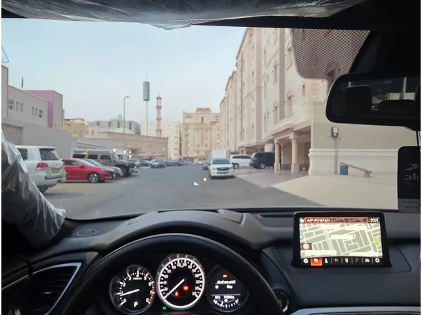 Car image 5