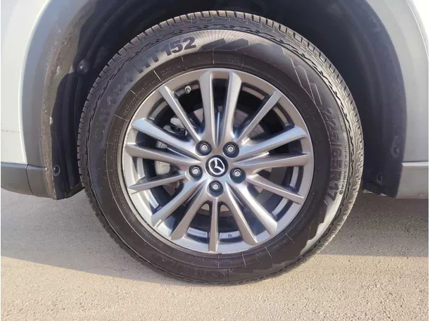 Car image 10