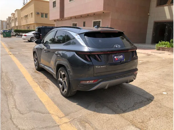 Car image 7