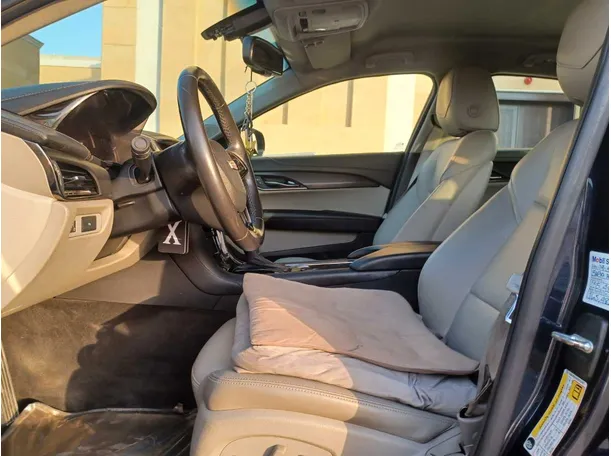 Car image 12