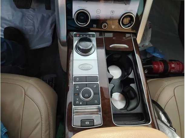 Car image 25