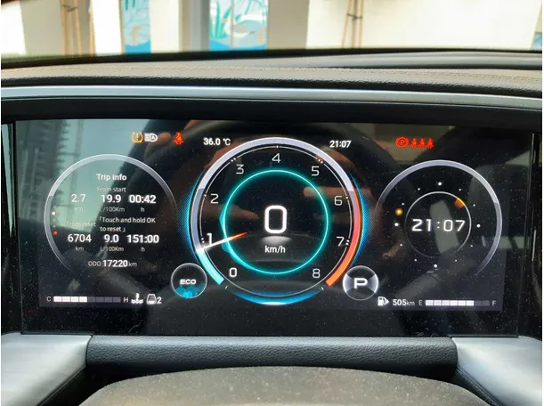 Car image 18