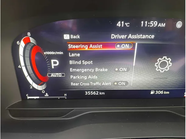 Car image 24