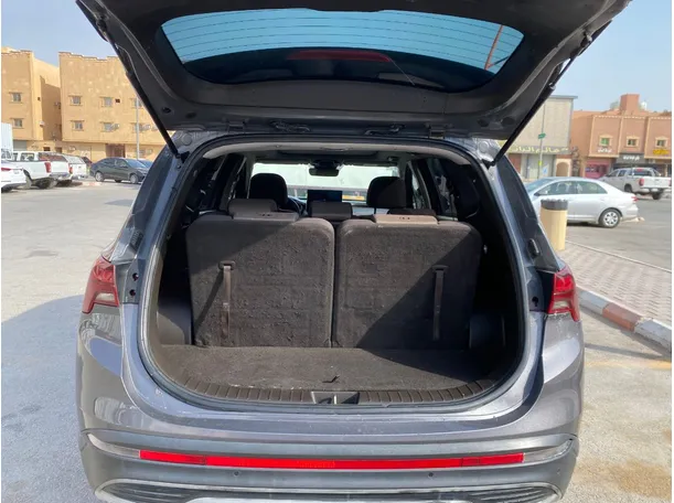 Car image 20