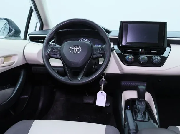 Car image 15