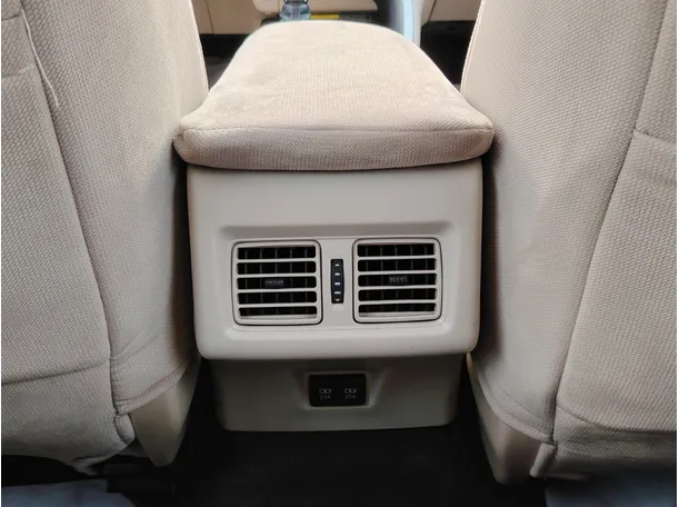Car image 27
