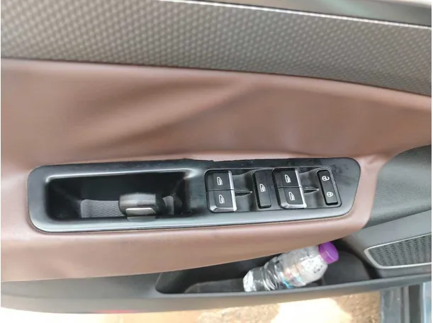 Car image 39