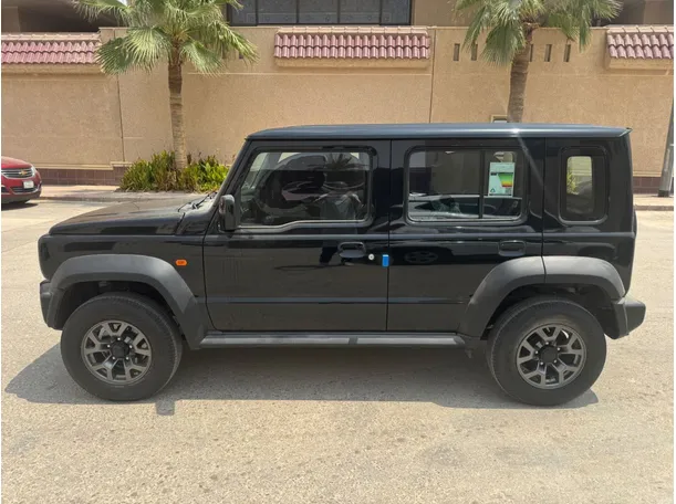 Car image 8