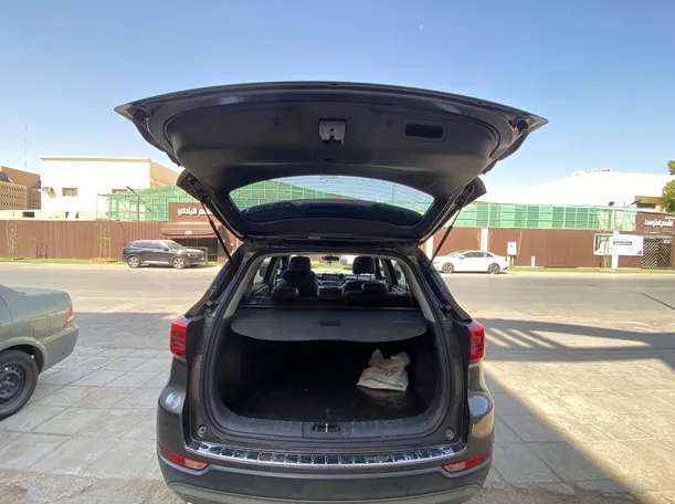 Car image 20
