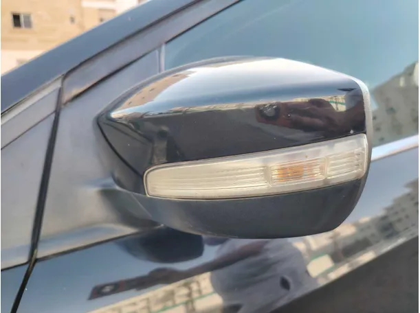 Car image 24