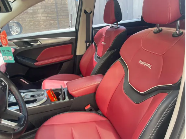 Car image 12