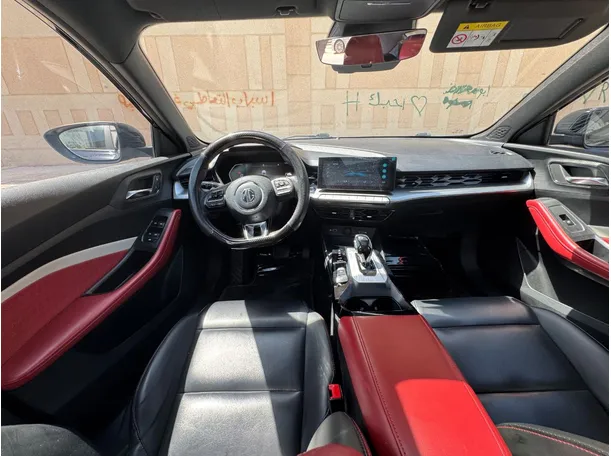 Car image 16