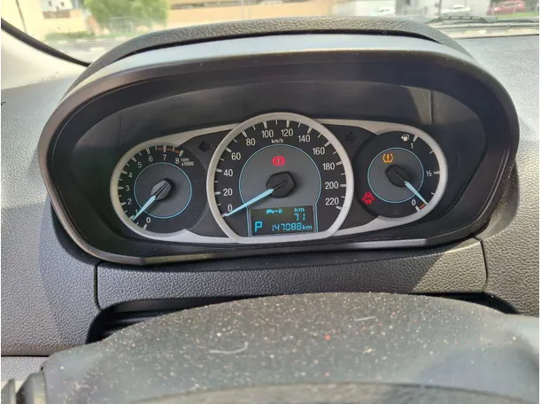 Car image 17