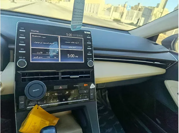 Car image 25
