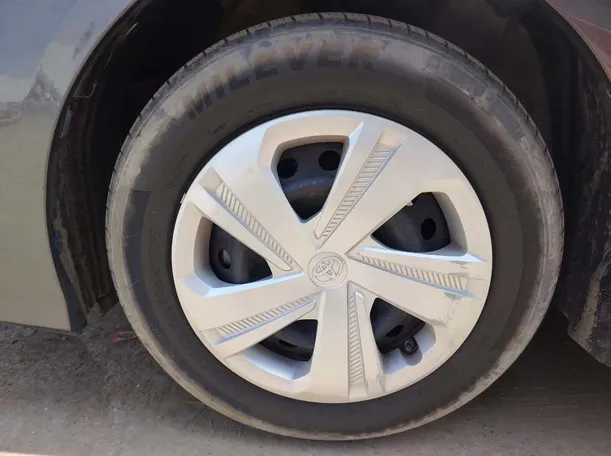 Car image 10