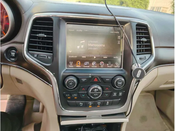 Car image 27