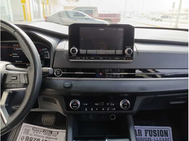 Car image 16