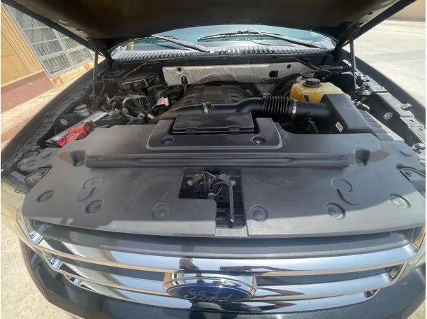 Car image 24