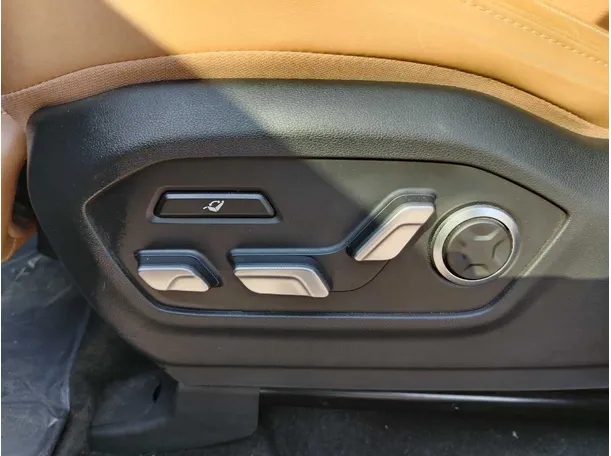 Car image 37