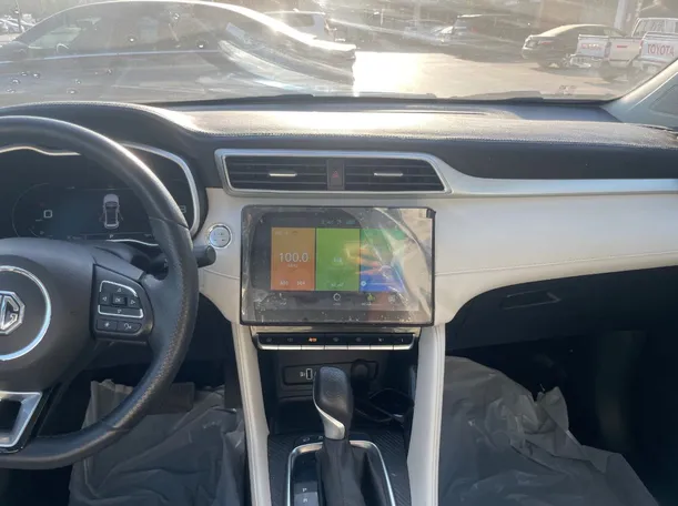 Car image 19