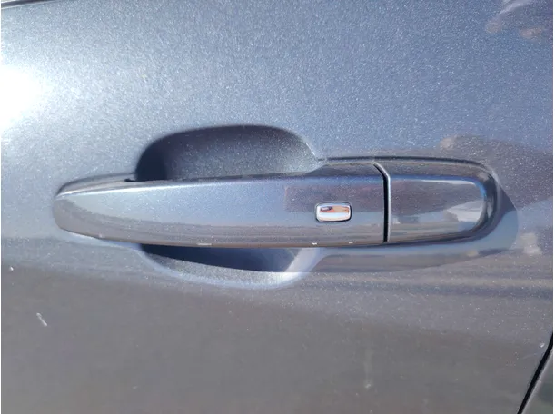 Car image 25