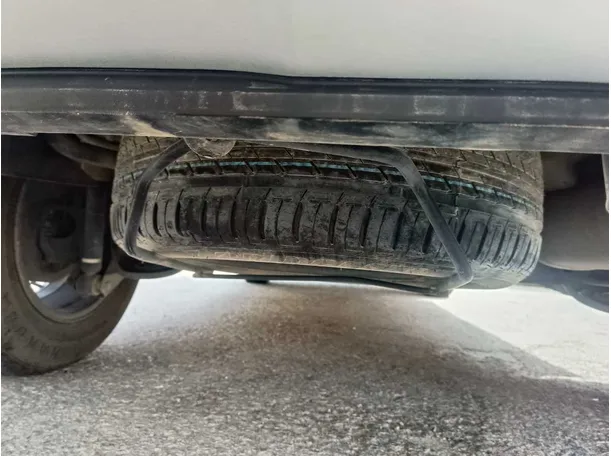 Car image 27
