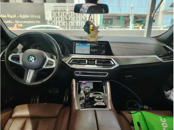 Car image 21