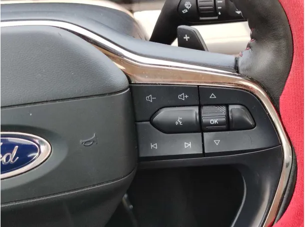 Car image 27