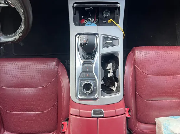 Car image 17